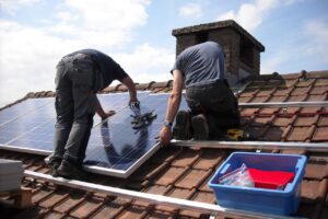 Installazione Pannelli Fotovoltaici: Guida Completa per i Proprietari di Casa
