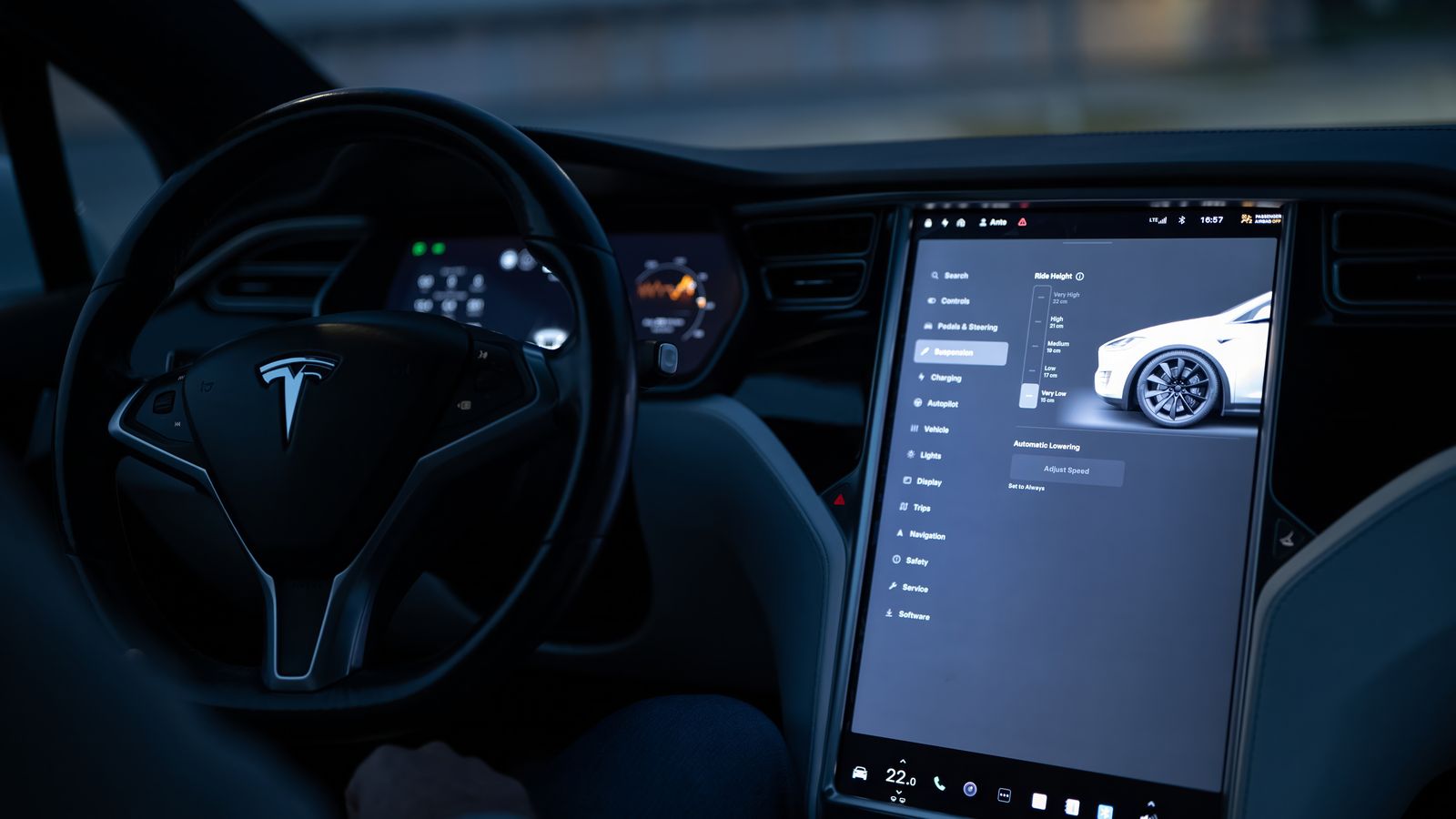 Tesla FSD sotto inchiesta federale dopo il crash mortale in Texas Tesla FSD sotto inchiesta federale dopo il crash mortale in Texas