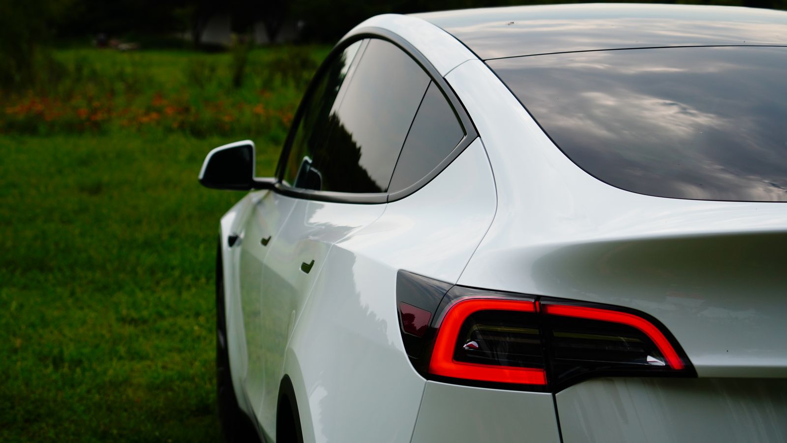 Tesla Model 3 e Model Y alimentano la casa: come funziona Powershare Tesla Model 3 e Model Y alimentano la casa: come funziona Powershare